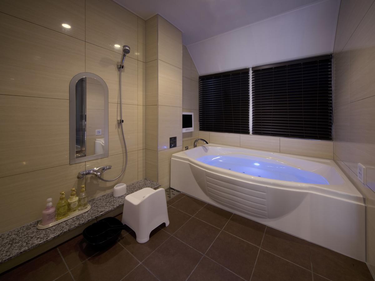 Jewel Hotel Luxury Modern (Adults Only) Miyoshi  Exterior photo