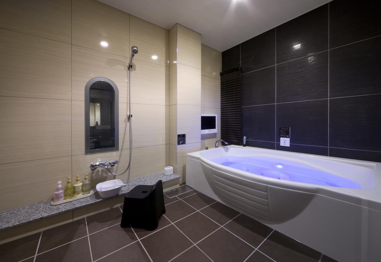 Jewel Hotel Luxury Modern (Adults Only) Miyoshi  Exterior photo