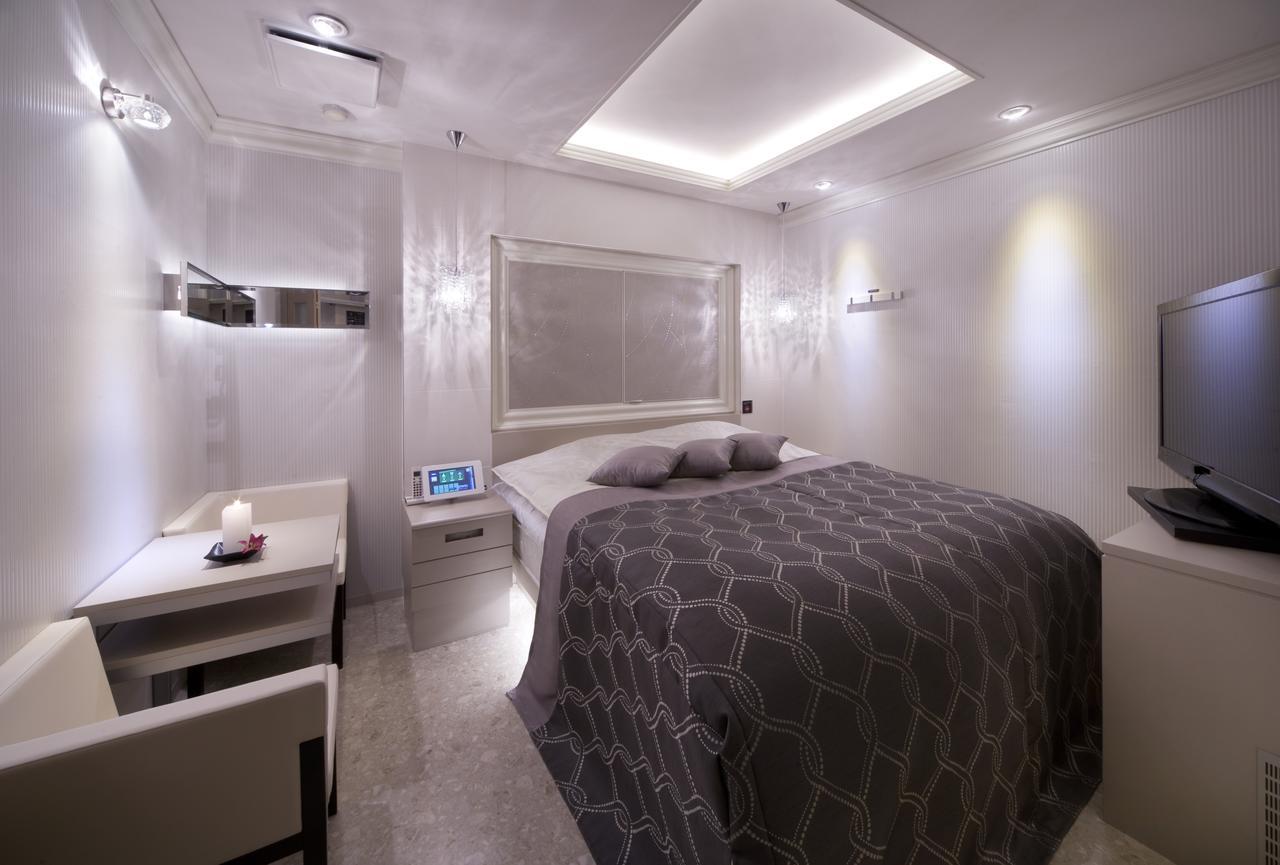 Jewel Hotel Luxury Modern (Adults Only) Miyoshi  Exterior photo
